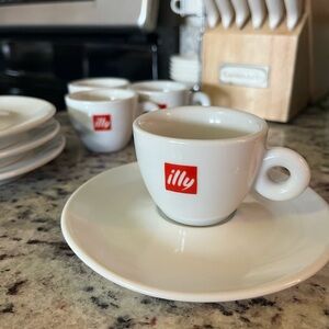 Brand new illy Logo Espresso Cup set